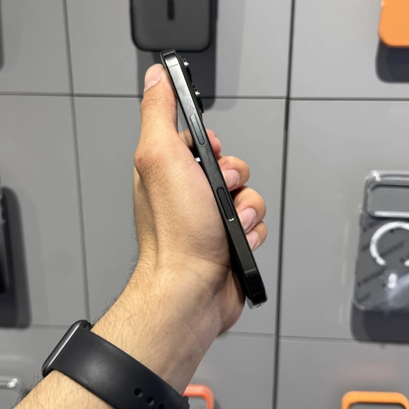 Смартфон Apple iPhone 16 Pro 256GB Черный (Black Titanium) (Б/У)